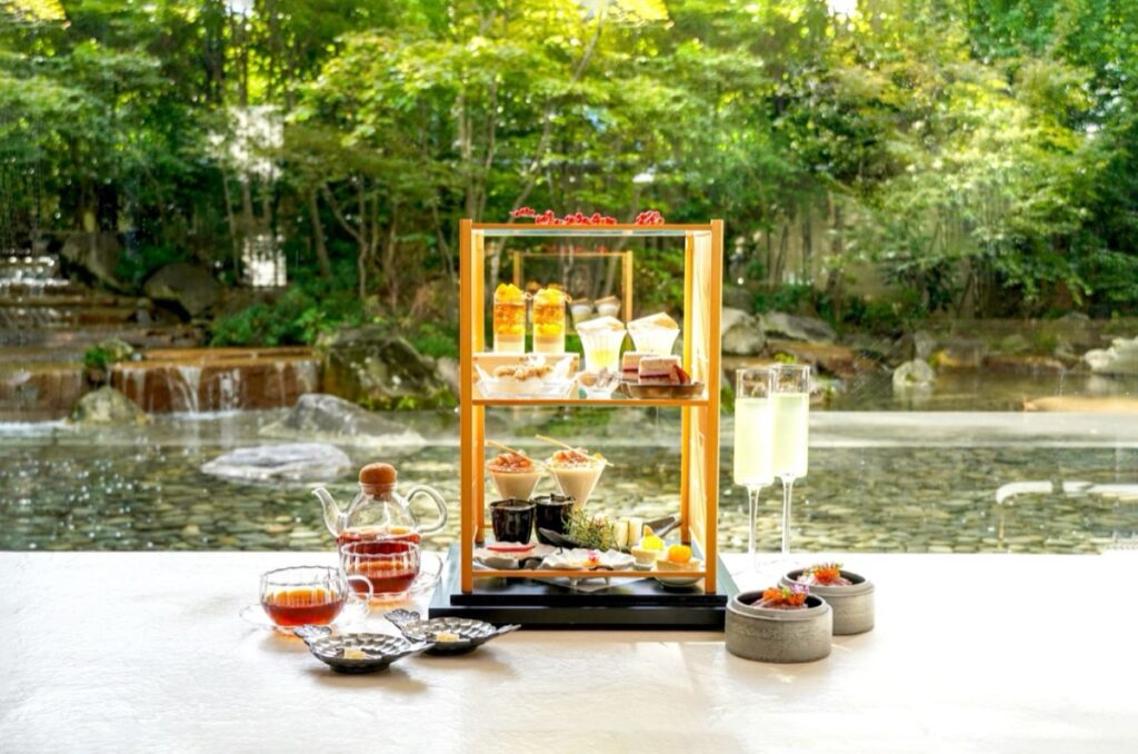 日本庭園を背にした銀花のアフタヌーンティー