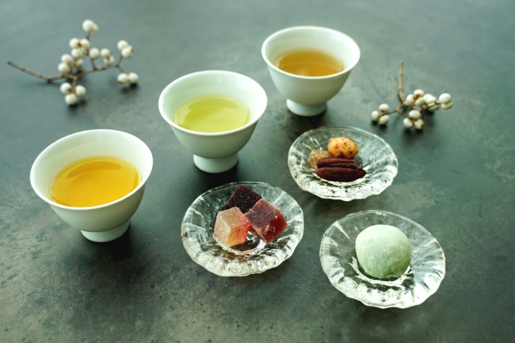お茶の飲み比べとお茶菓子のペアリング